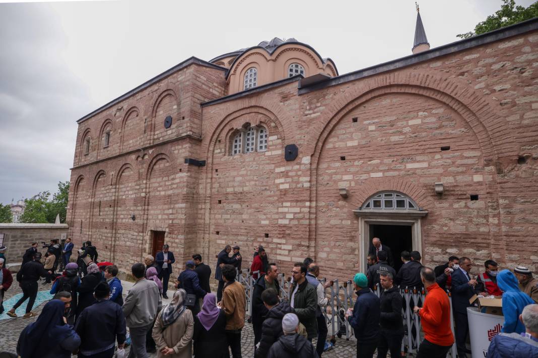 Kiliseden camiye çevrilen Kariye Camii’nde 79 yıl sonra ilk cuma namazı 22